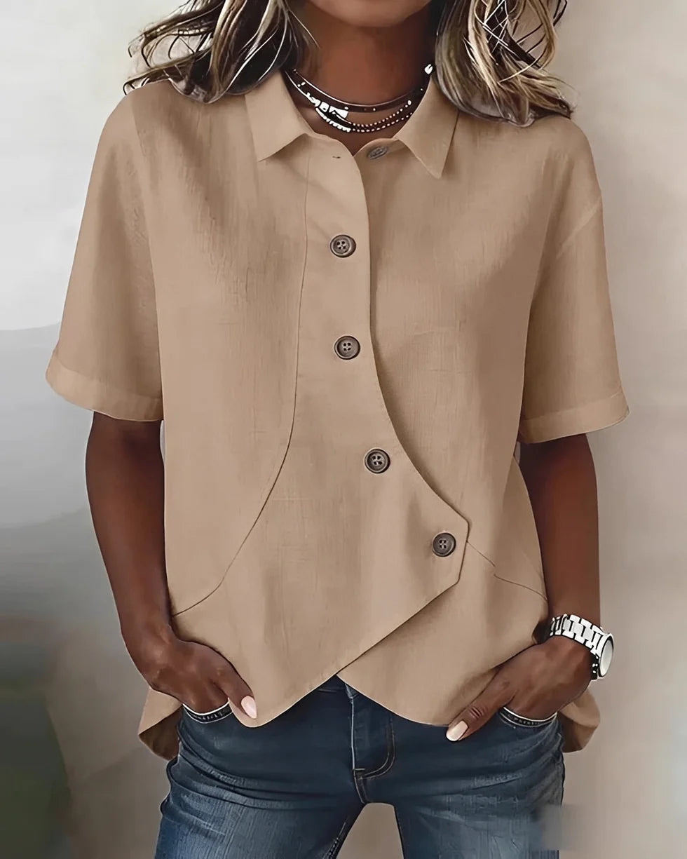 Lia - Asymmetrische Bluse mit Knopfleiste