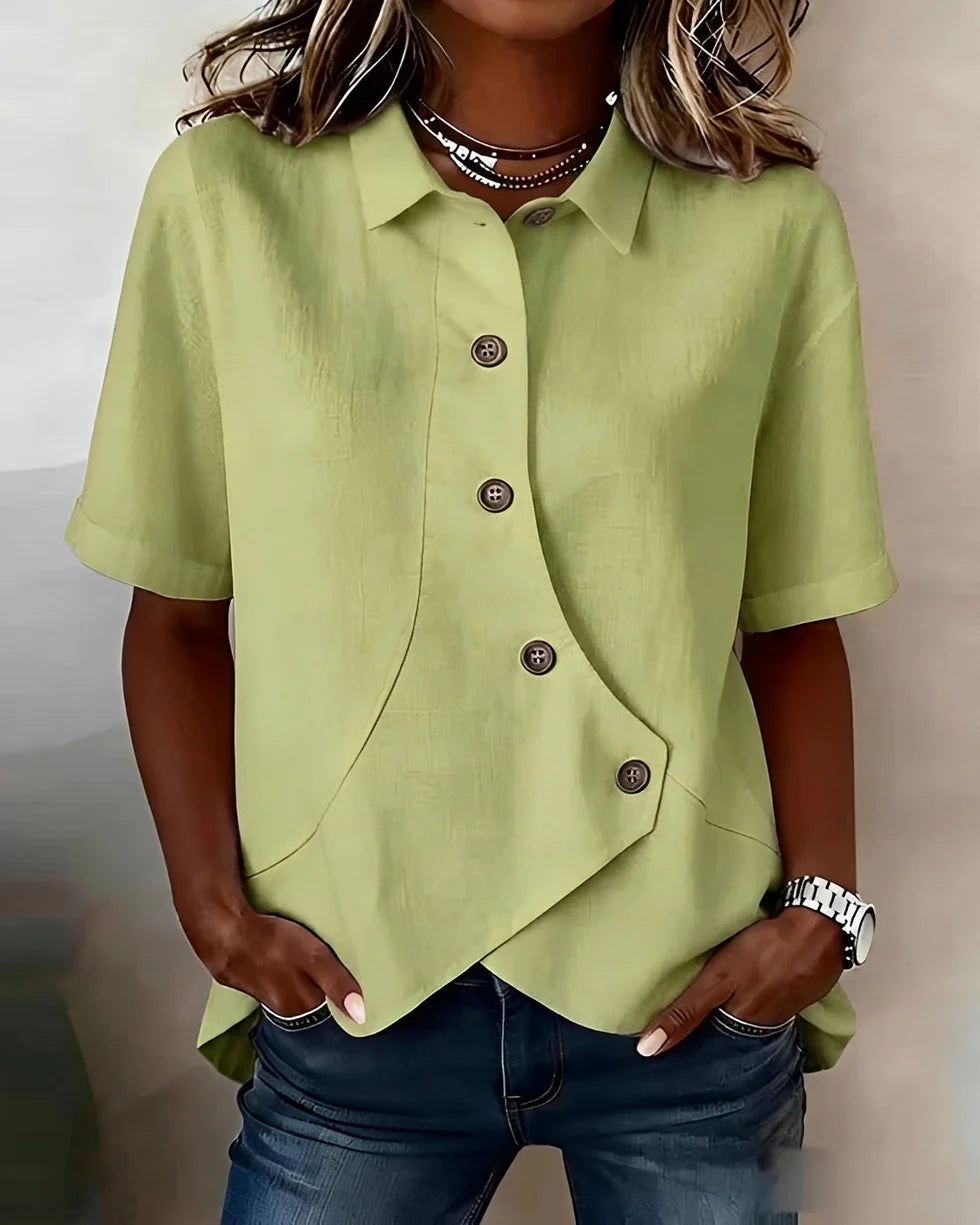 Lia - Asymmetrische Bluse mit Knopfleiste